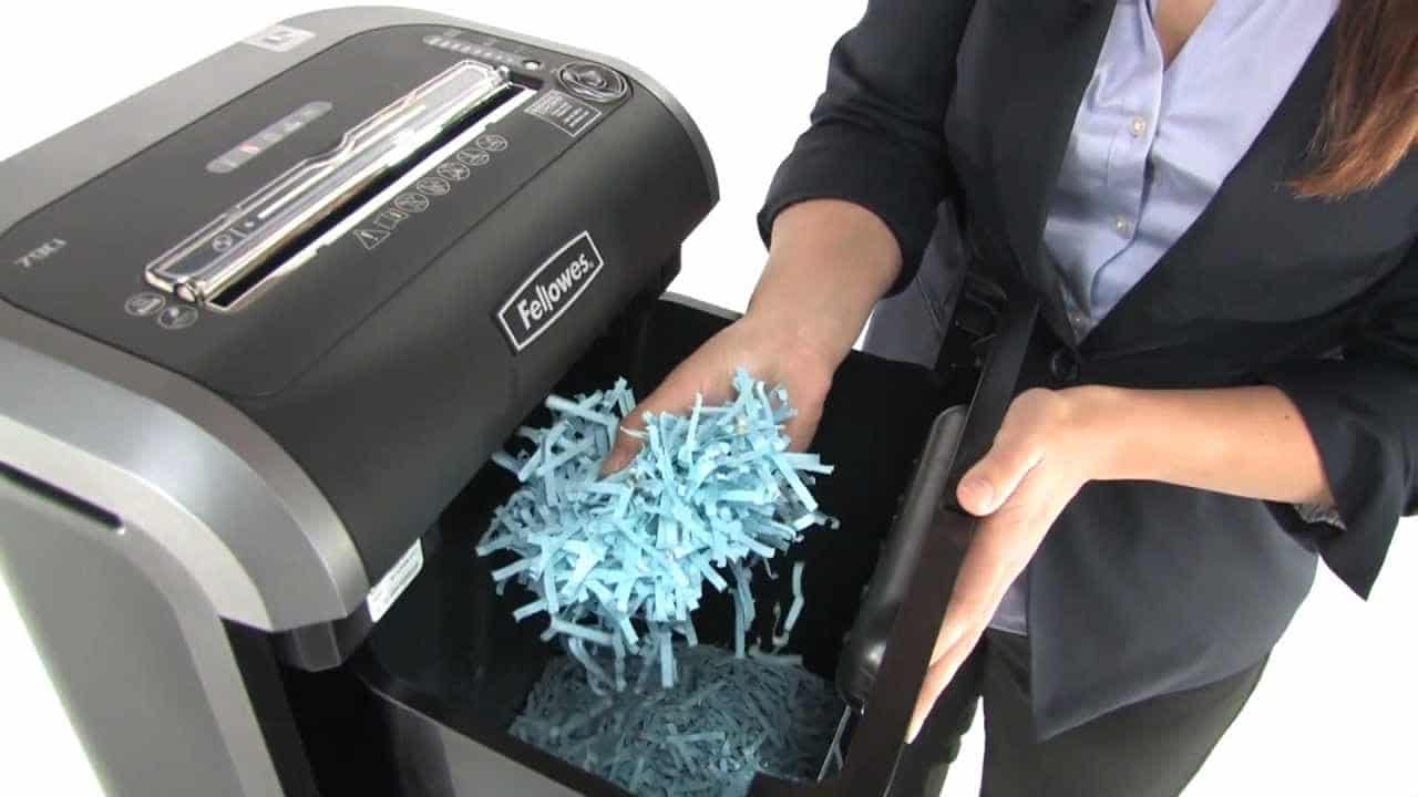 Untangling the Jam: Removing Paper Stuck in Shredder插图4